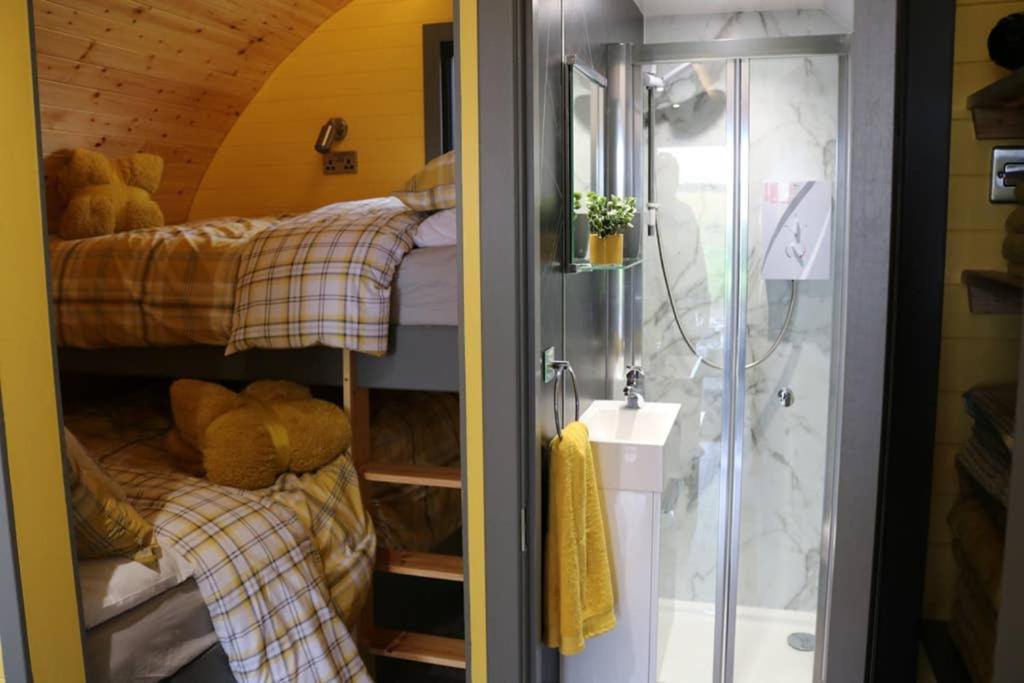 Villa Glampods Glamping Pod - Meet Highland Cows And Sheep Elgin Exterior foto